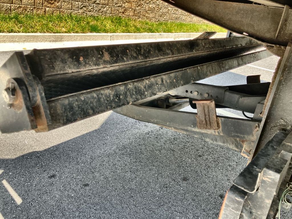 Isuzu NPR photo 10