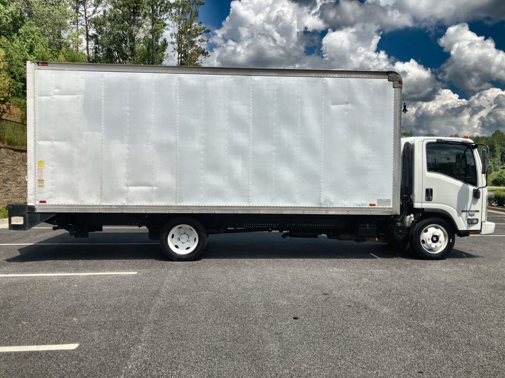 Isuzu NPR photo 5