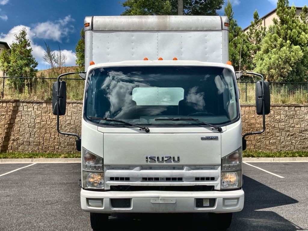 Isuzu NPR photo 6