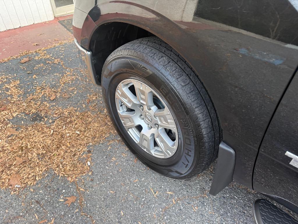 2018 Nissan Titan SV - Photo 15