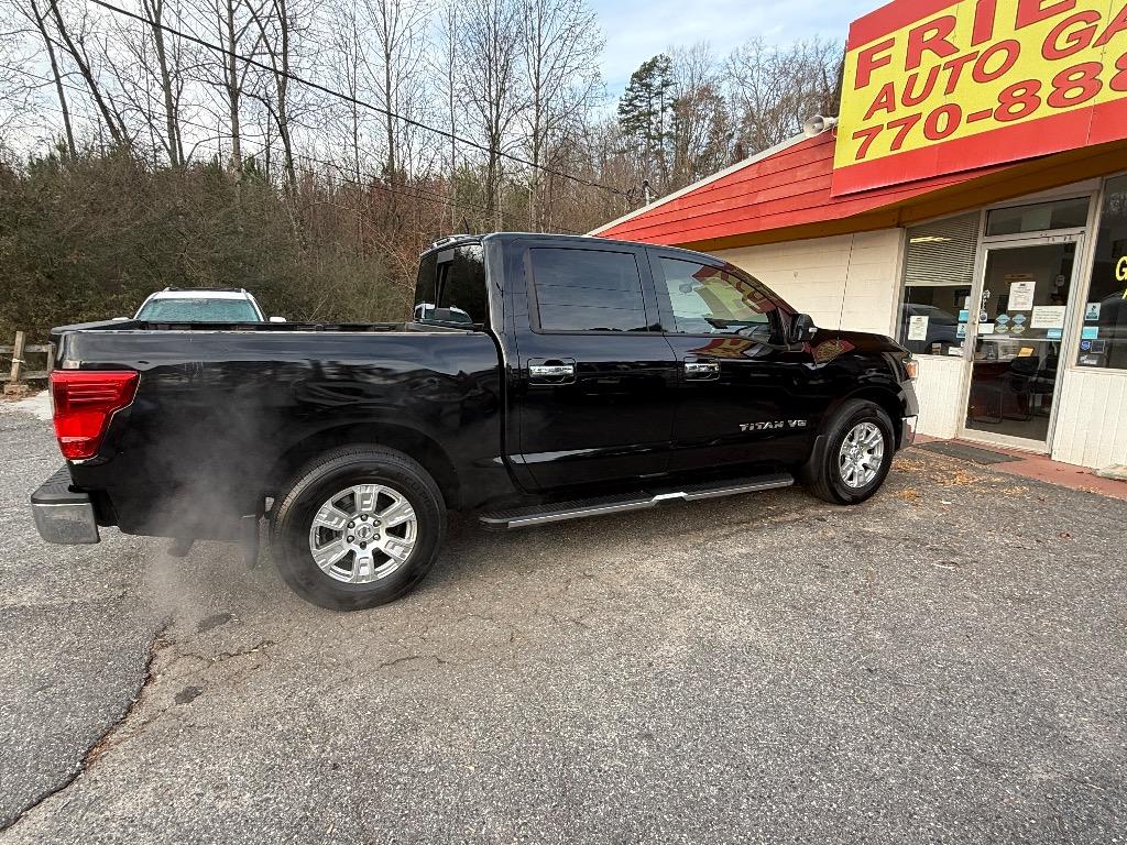 2018 Nissan Titan SV - Photo 11