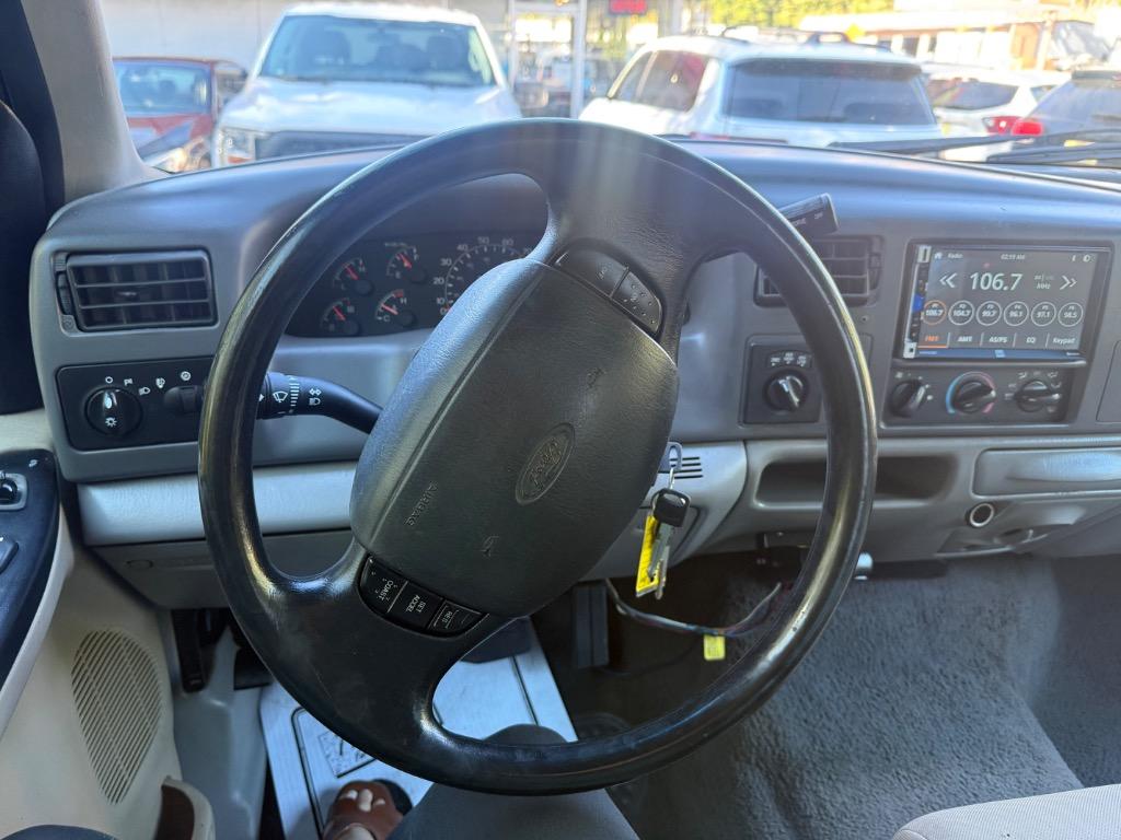 Ford F-250SD photo 17