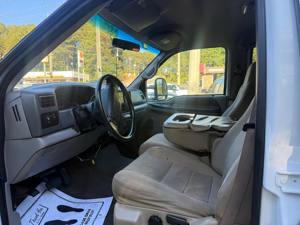 Ford F-250SD photo 11