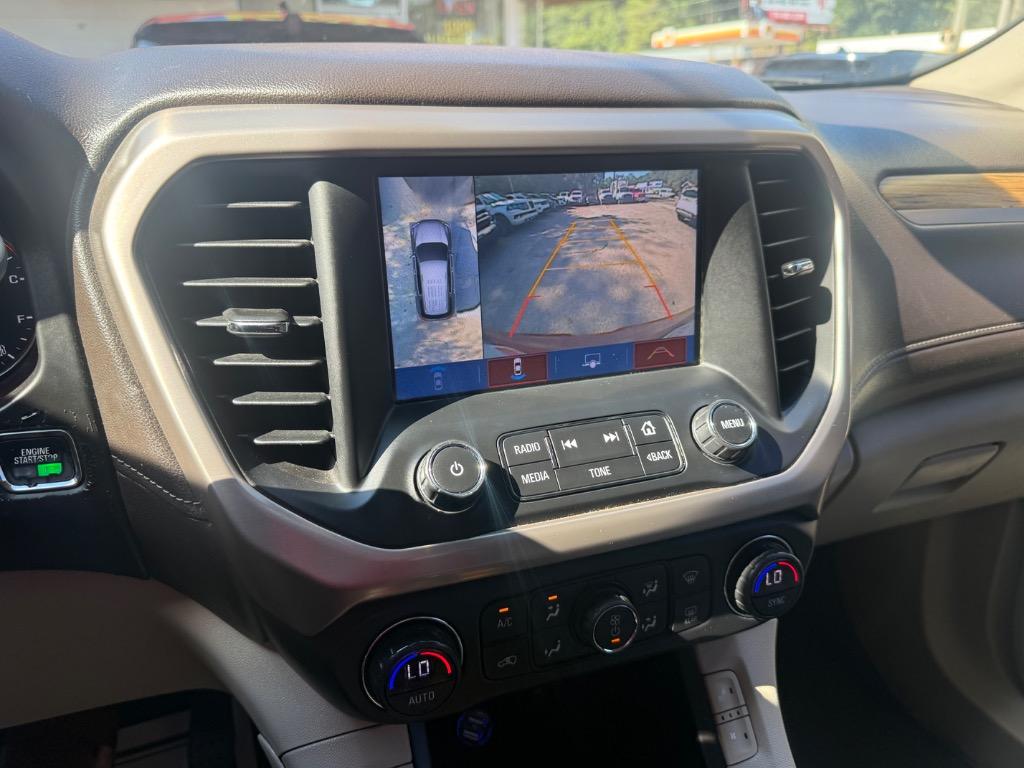 GMC Acadia photo 7