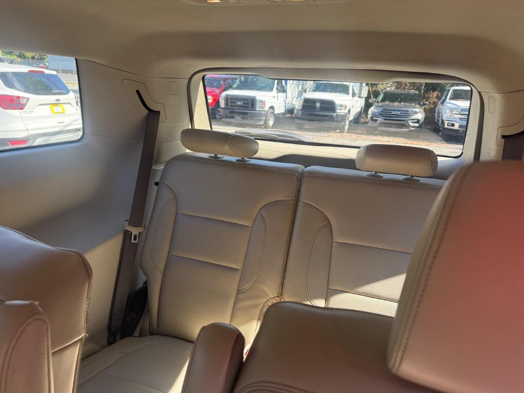 GMC Acadia photo 13