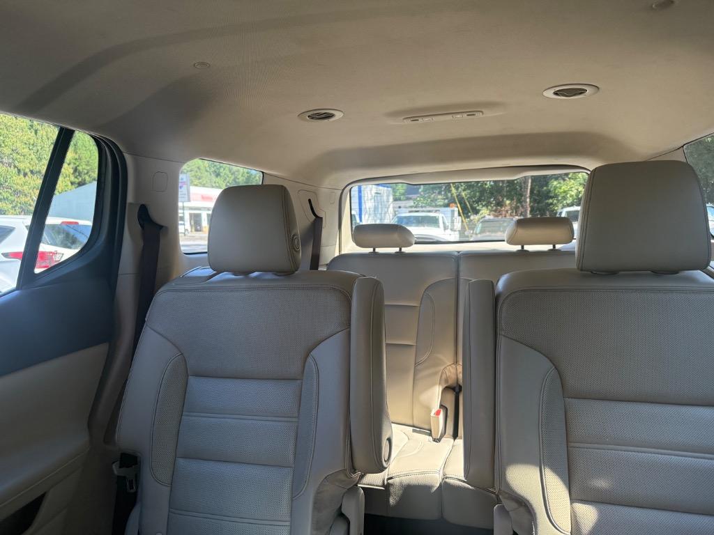 GMC Acadia photo 8