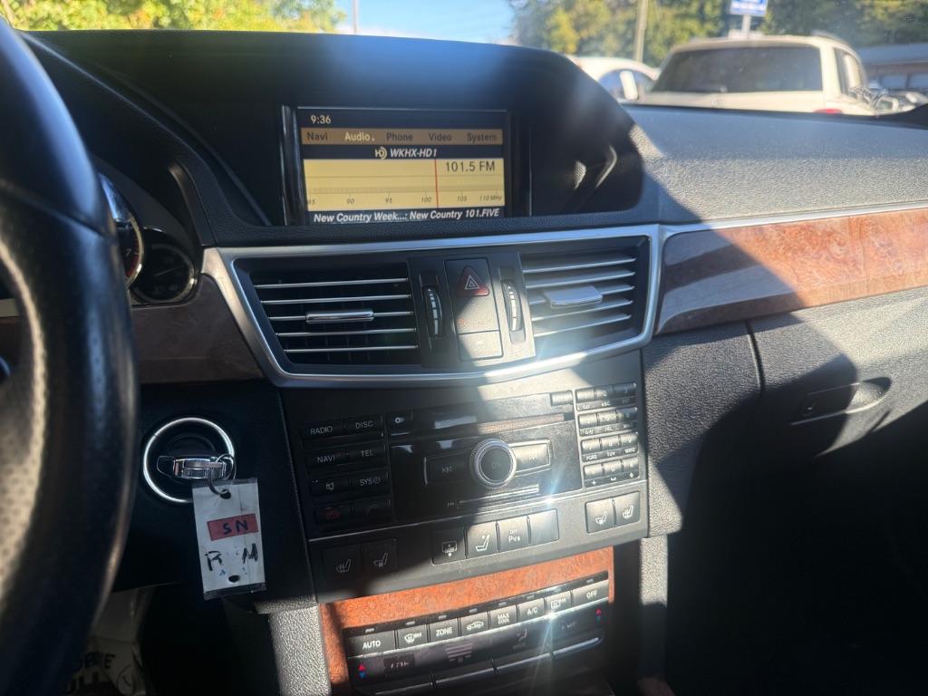 Mercedes-Benz E-Class photo 20