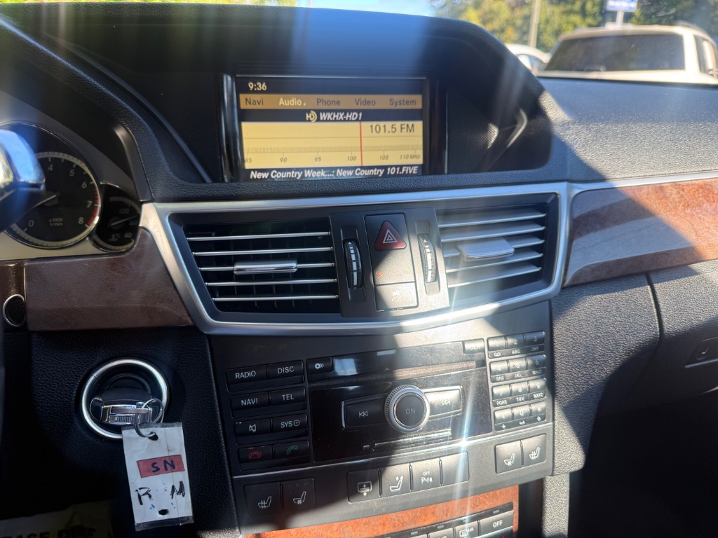 Mercedes-Benz E-Class photo 19