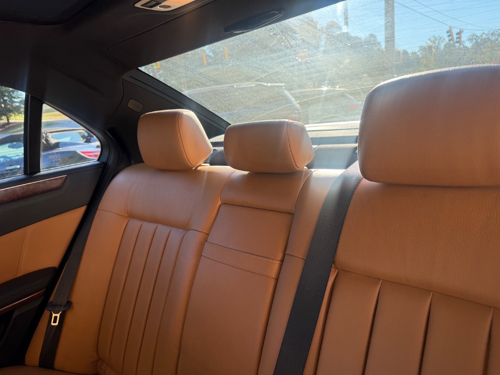 Mercedes-Benz E-Class photo 4