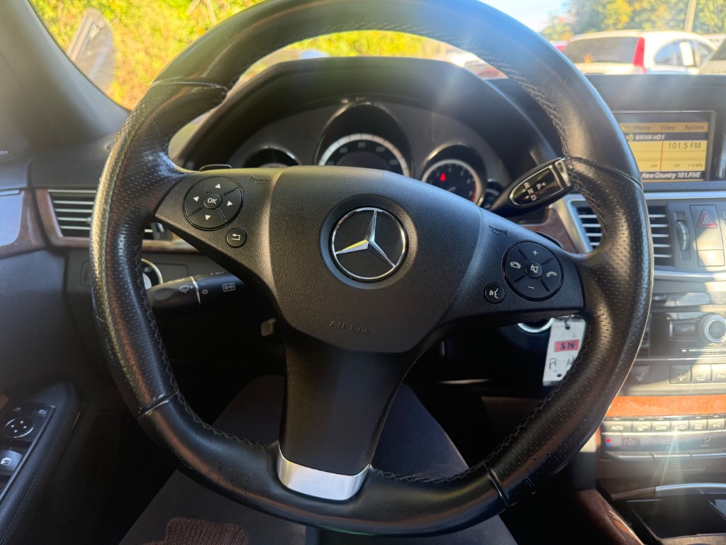 Mercedes-Benz E-Class photo 2