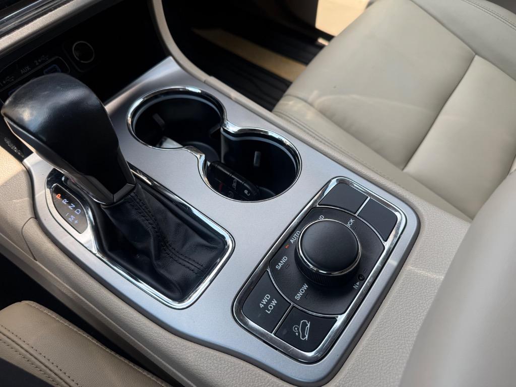 Jeep Grand Cherokee photo 6