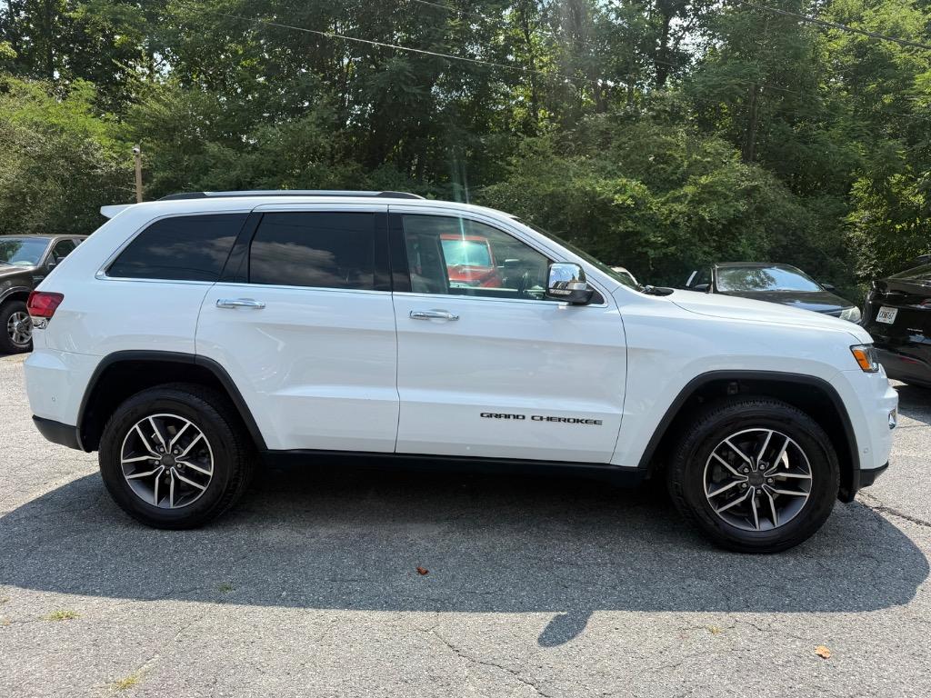 Jeep Grand Cherokee photo 14