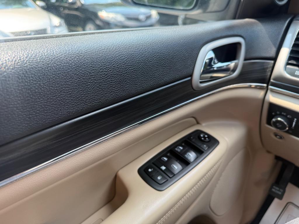 Jeep Grand Cherokee photo 22
