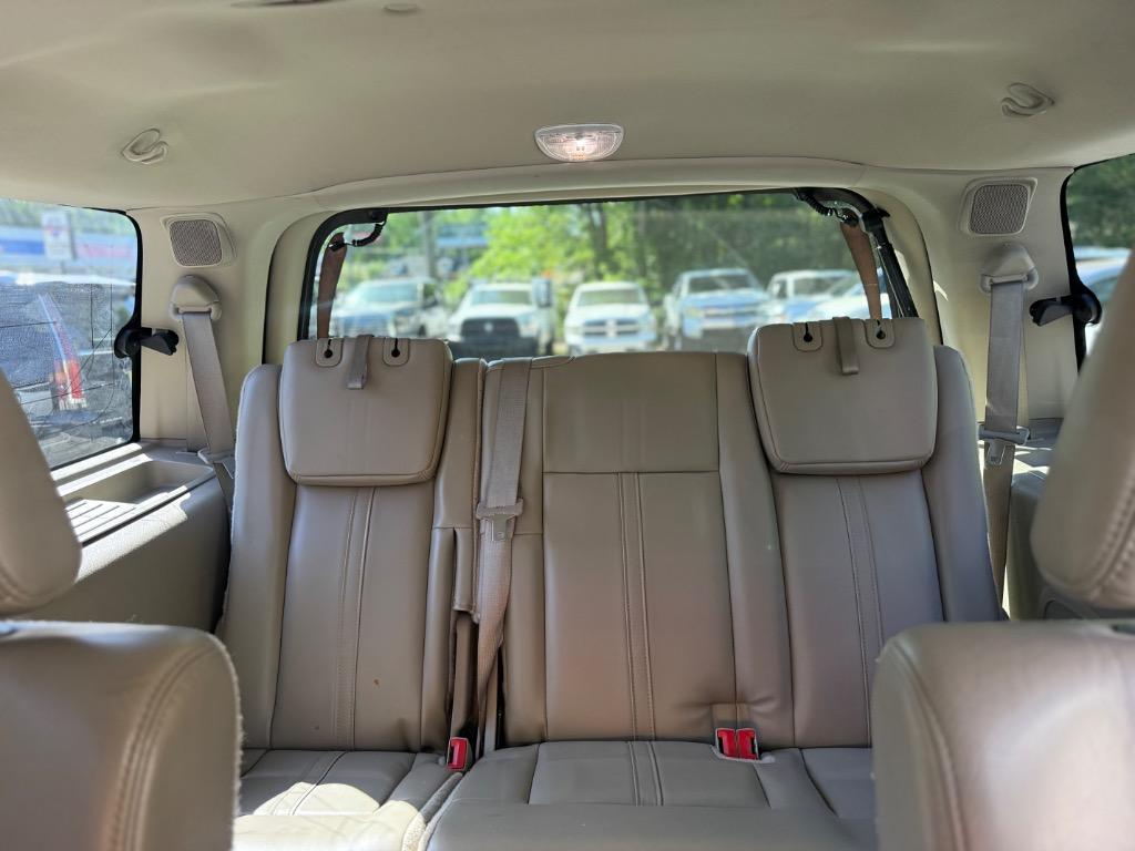 Lincoln Navigator photo 17