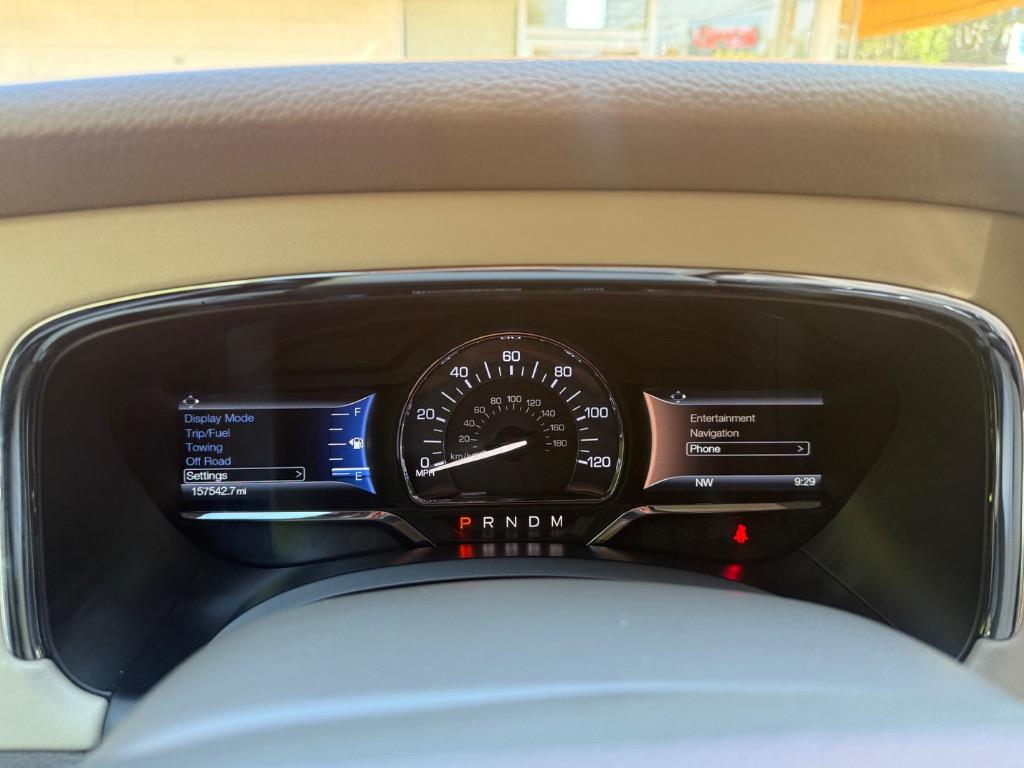 Lincoln Navigator photo 3
