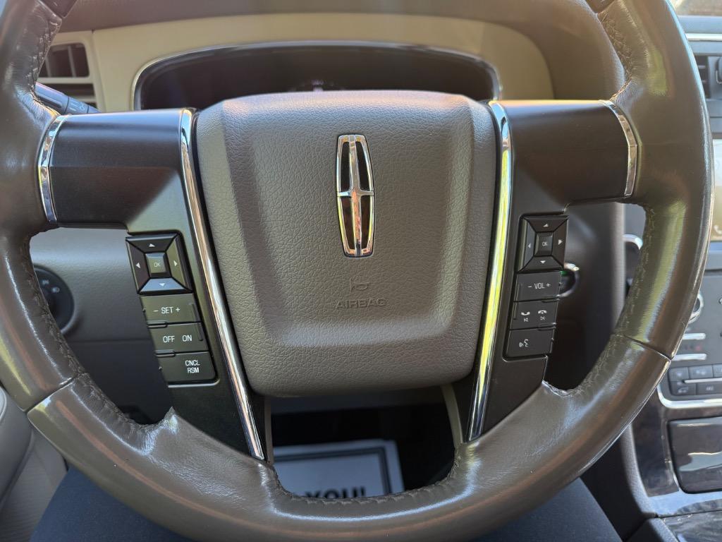 Lincoln Navigator photo 21