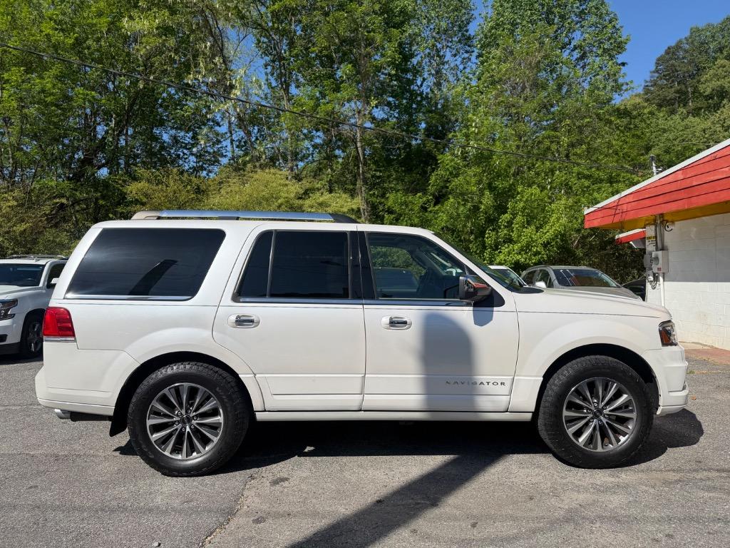 Lincoln Navigator photo 12