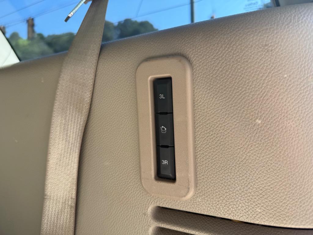 Lincoln Navigator photo 18