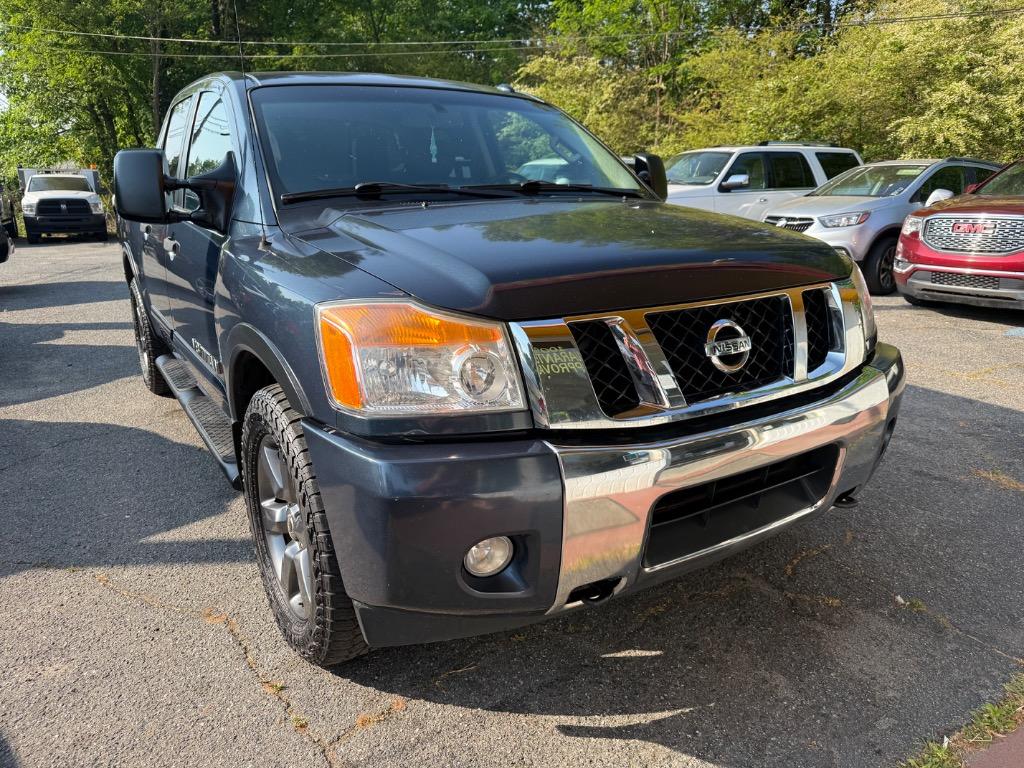2015 Nissan Titan SV