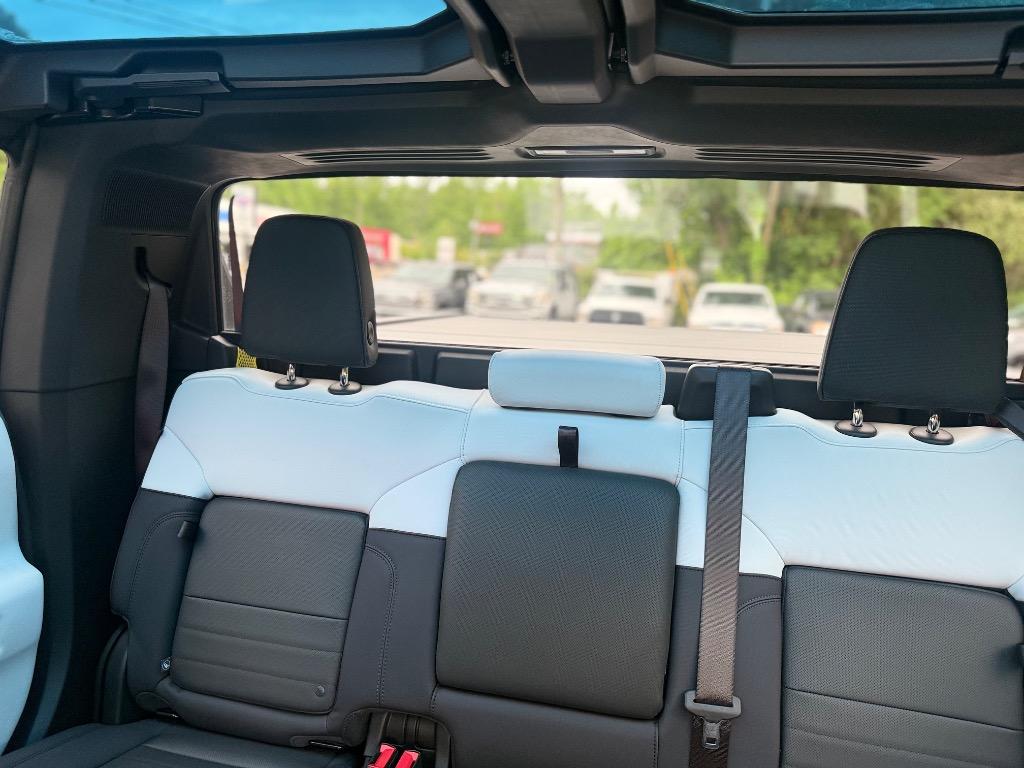 2025 GMC HUMMER EV 2X - Photo 25