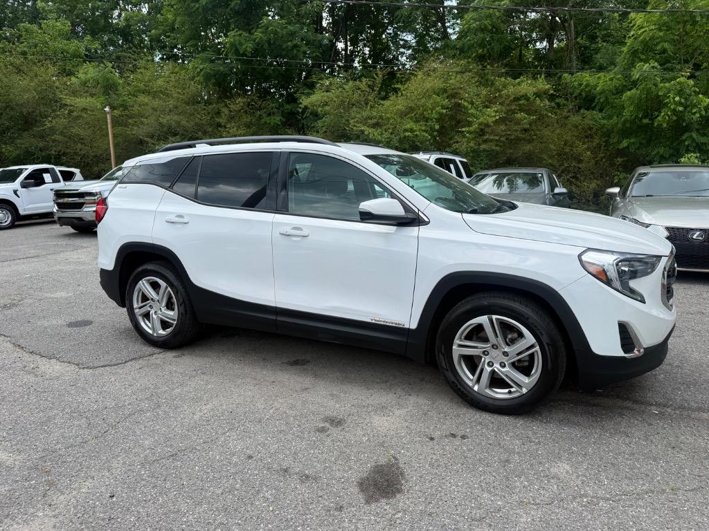GMC Terrain photo 11