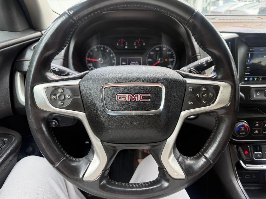 GMC Terrain photo 2