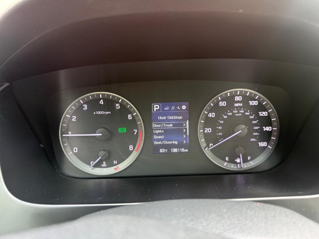 Hyundai Sonata photo 4