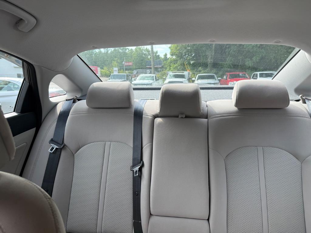 Hyundai Sonata photo 17