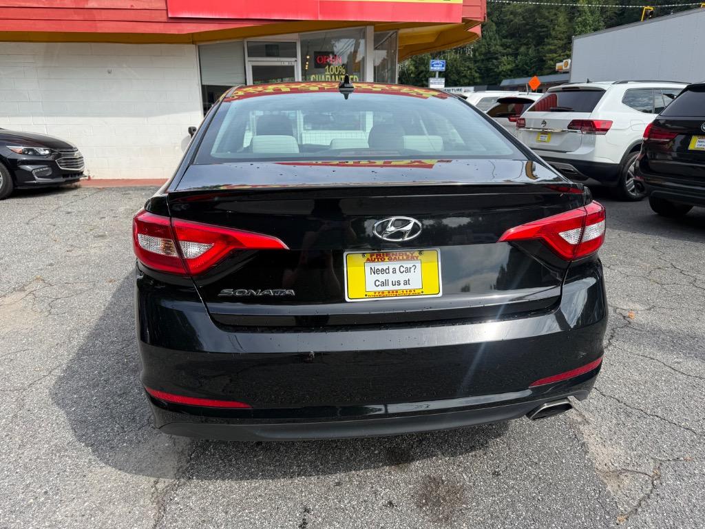 Hyundai Sonata photo 9