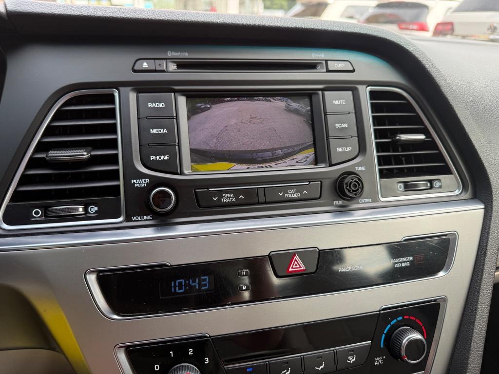 Hyundai Sonata photo 16