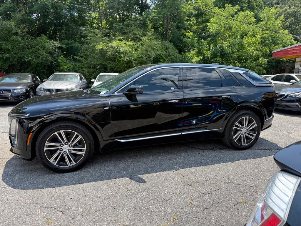 Cadillac Lyriq photo 11