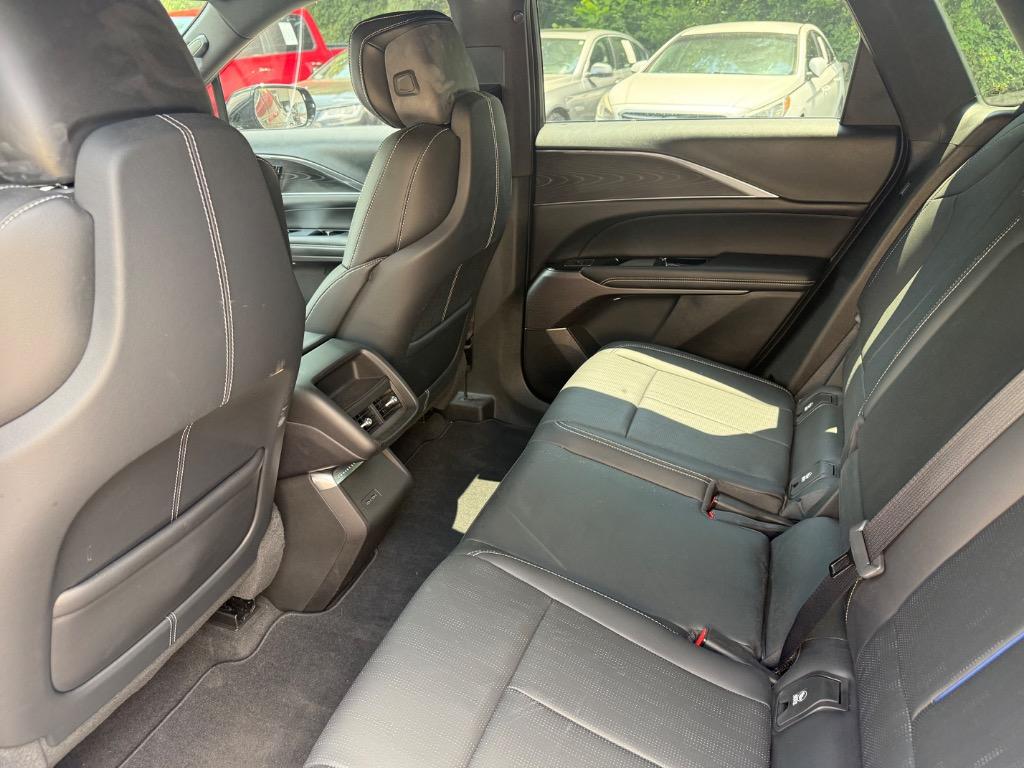 Cadillac Lyriq photo 18