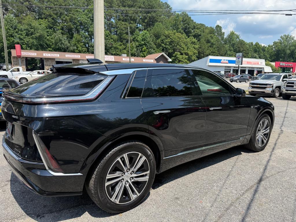 Cadillac Lyriq photo 16