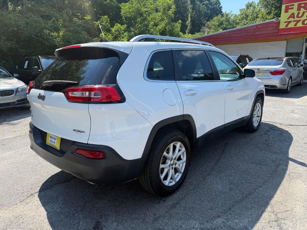 Jeep Cherokee photo 15