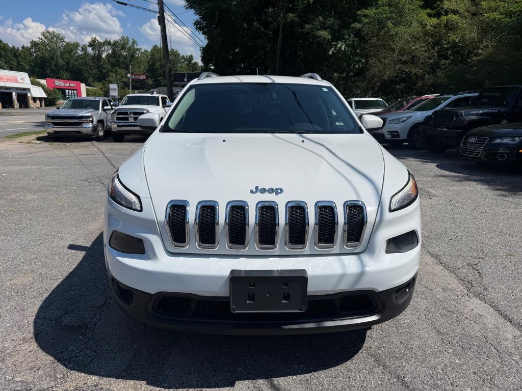 Jeep Cherokee photo 11