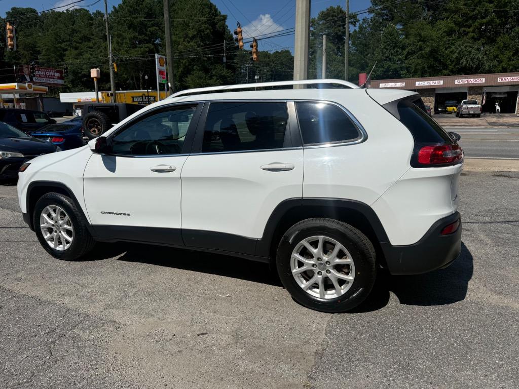 Jeep Cherokee photo 18