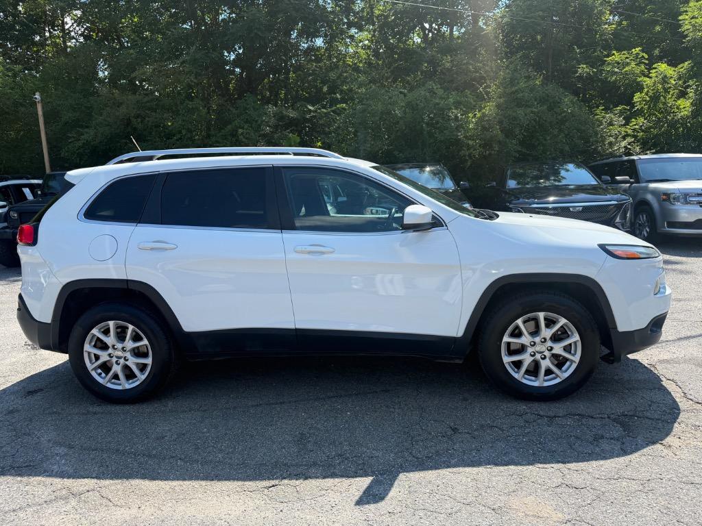 Jeep Cherokee photo 14