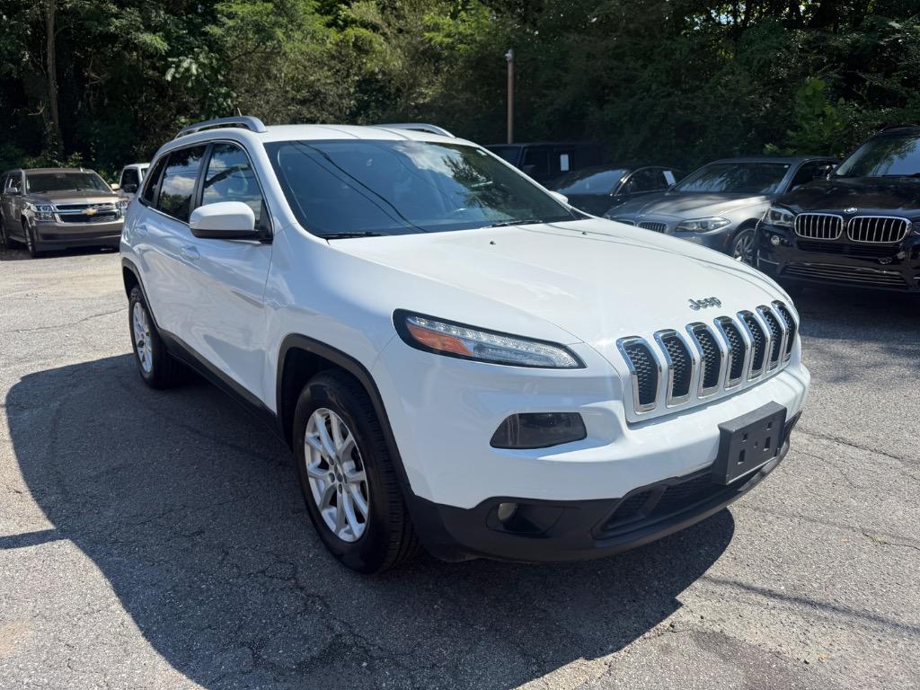 Jeep Cherokee photo 13