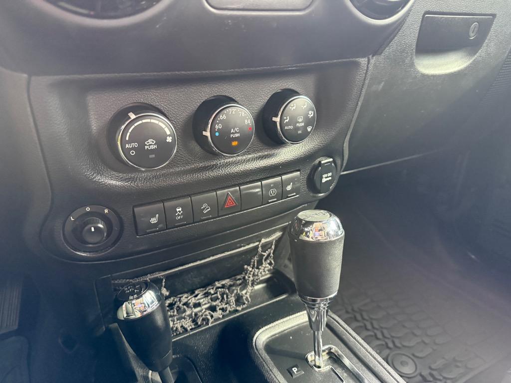 Jeep Wrangler photo 3