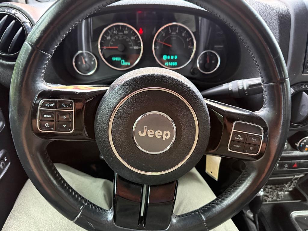 Jeep Wrangler photo 5