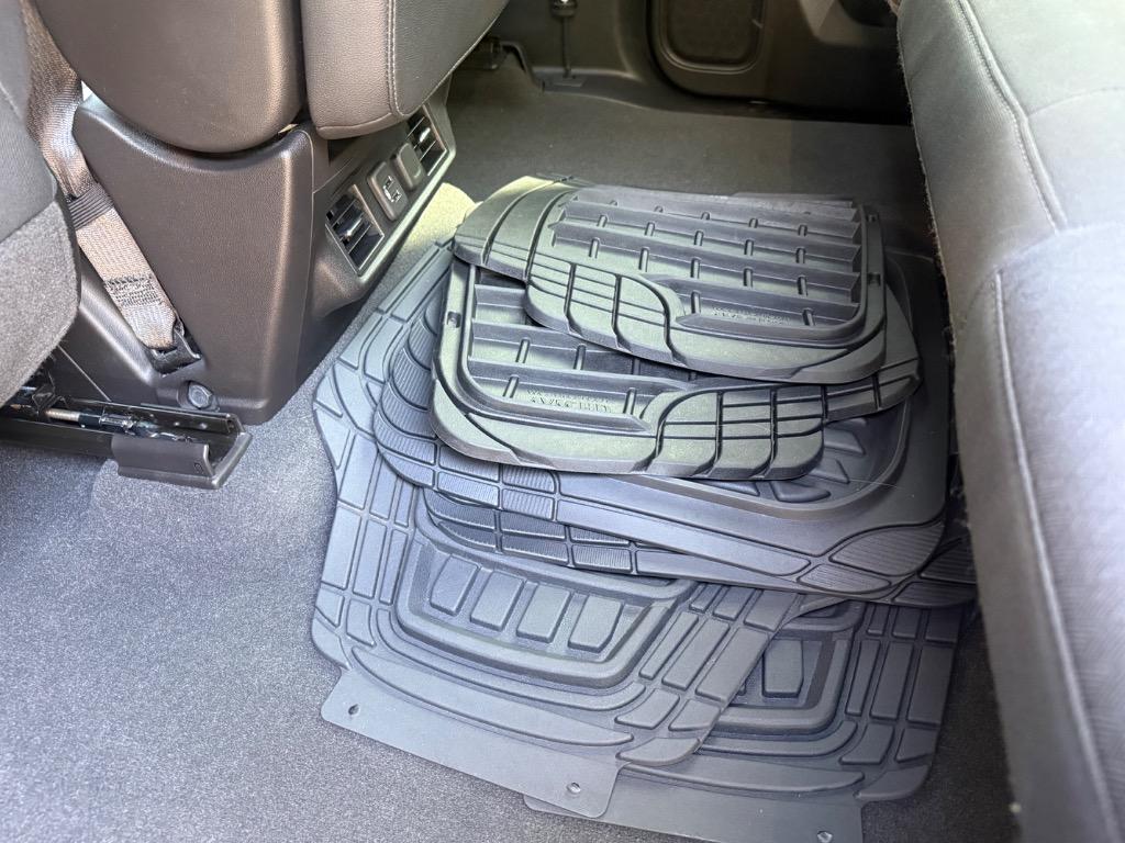 Chevrolet Silverado 1500 photo 16