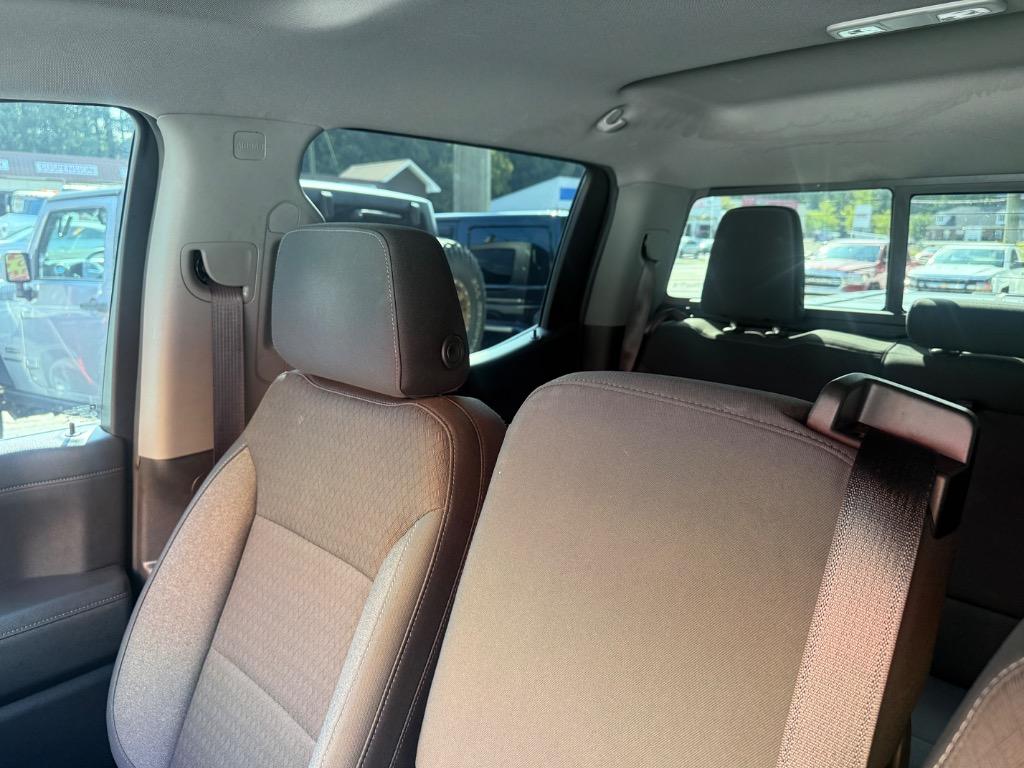 Chevrolet Silverado 1500 photo 3