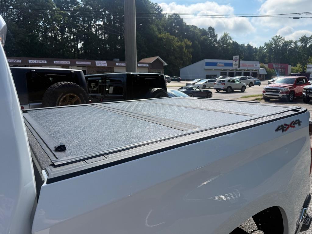 Chevrolet Silverado 1500 photo 15