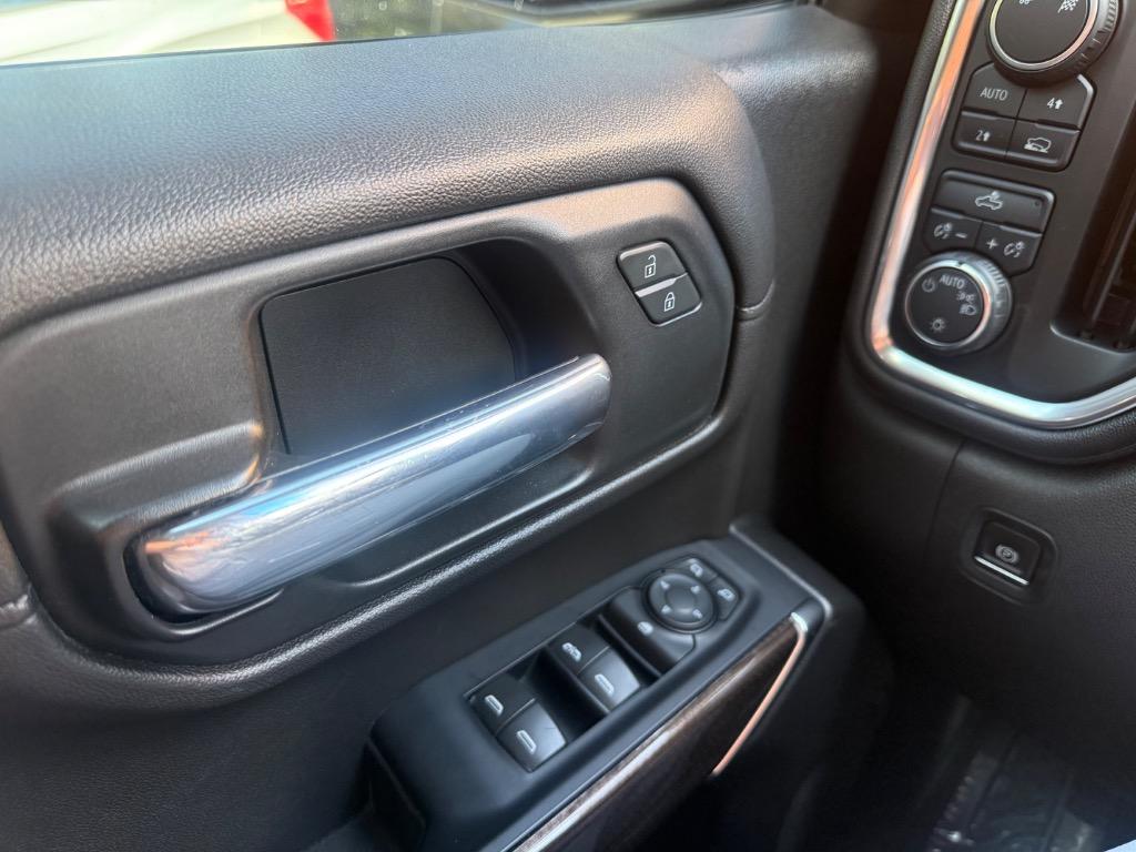 Chevrolet Silverado 1500 photo 22