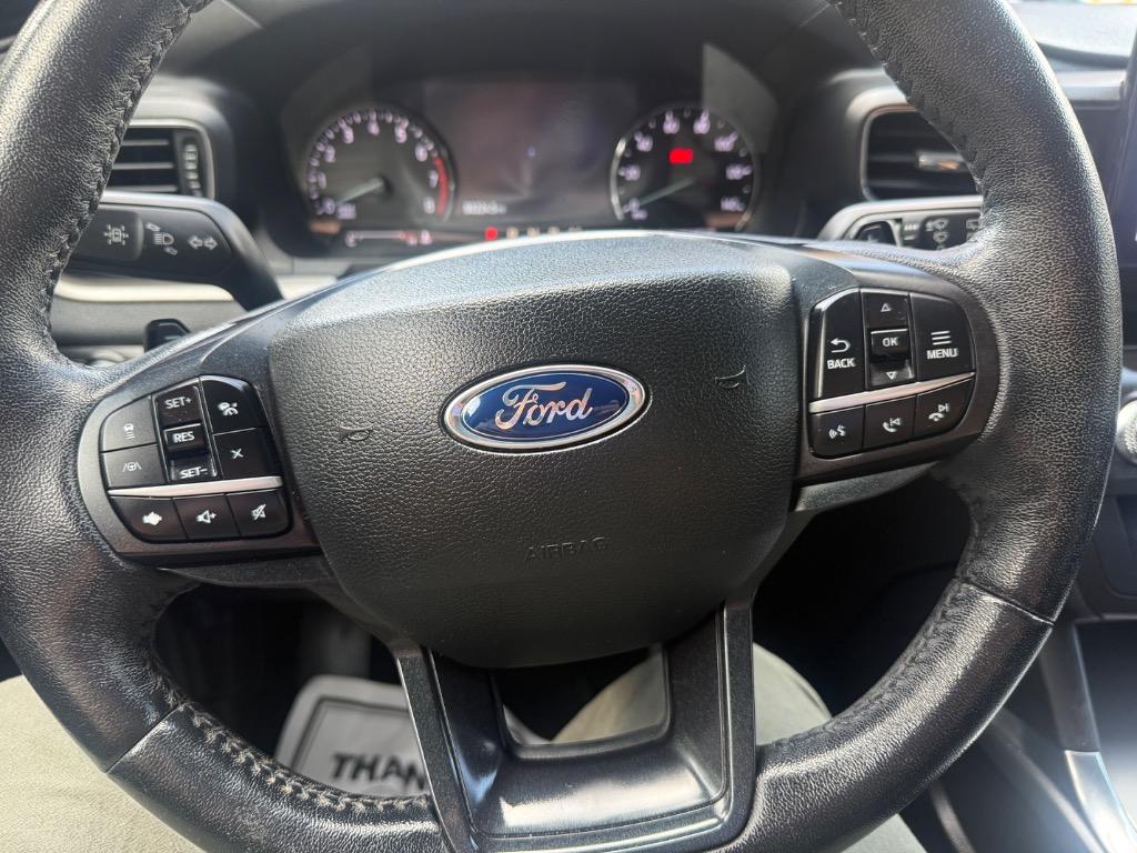 Ford Explorer photo 25