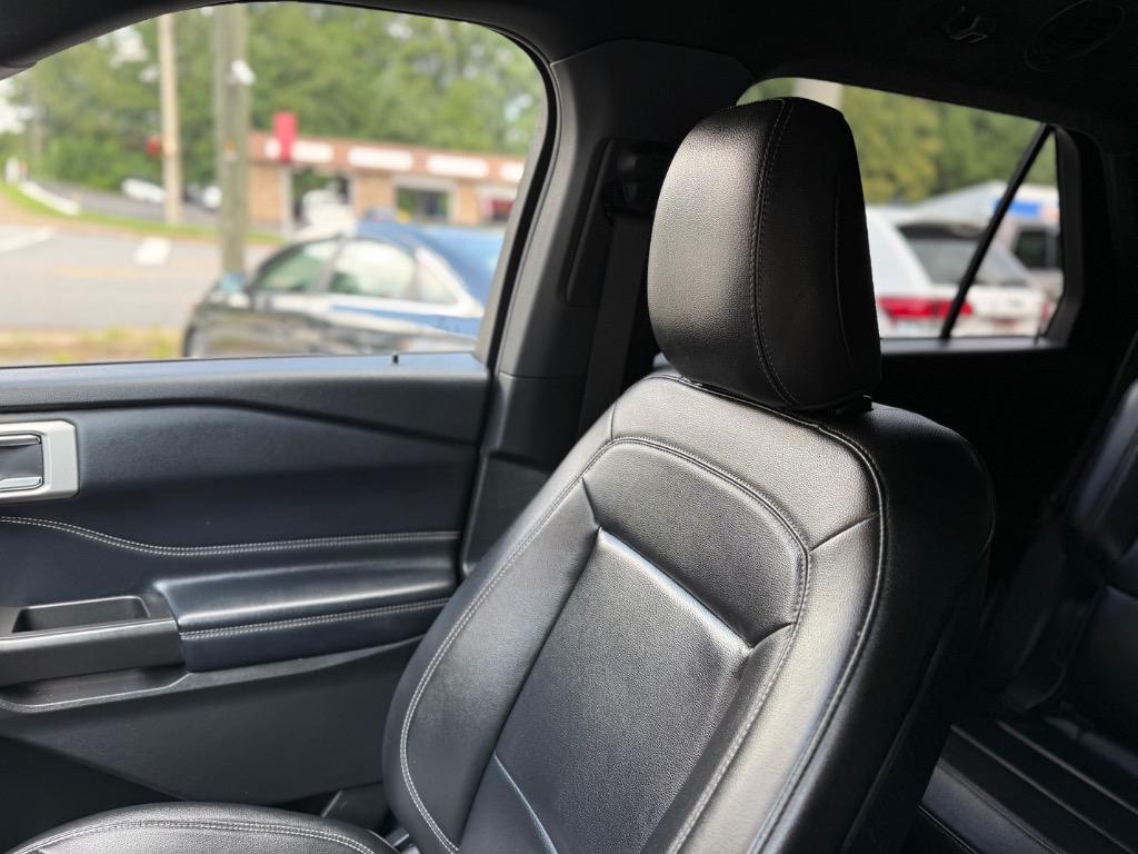 Ford Explorer photo 21