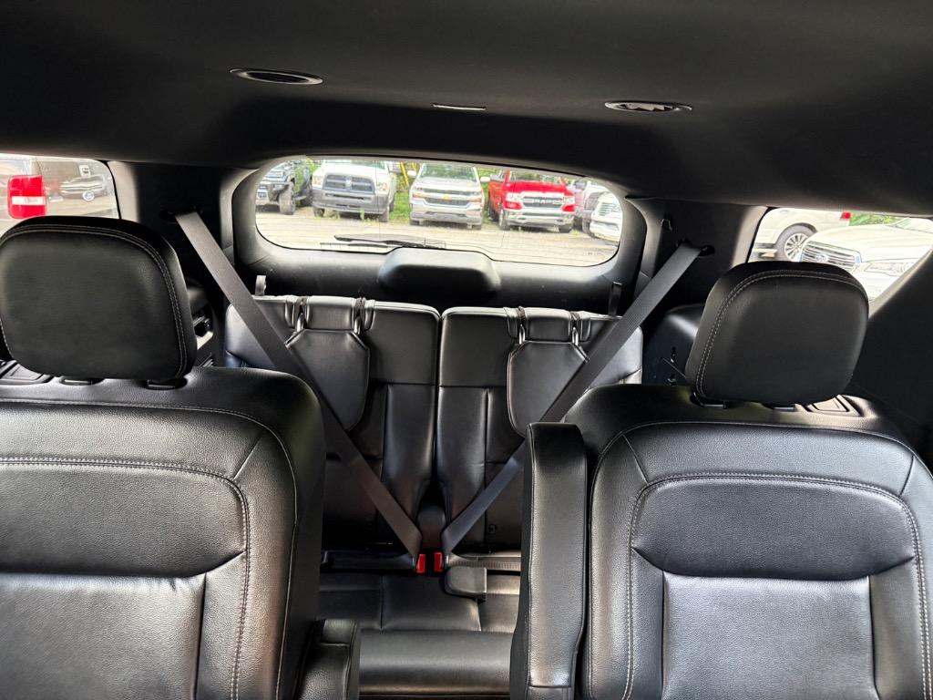 Ford Explorer photo 18