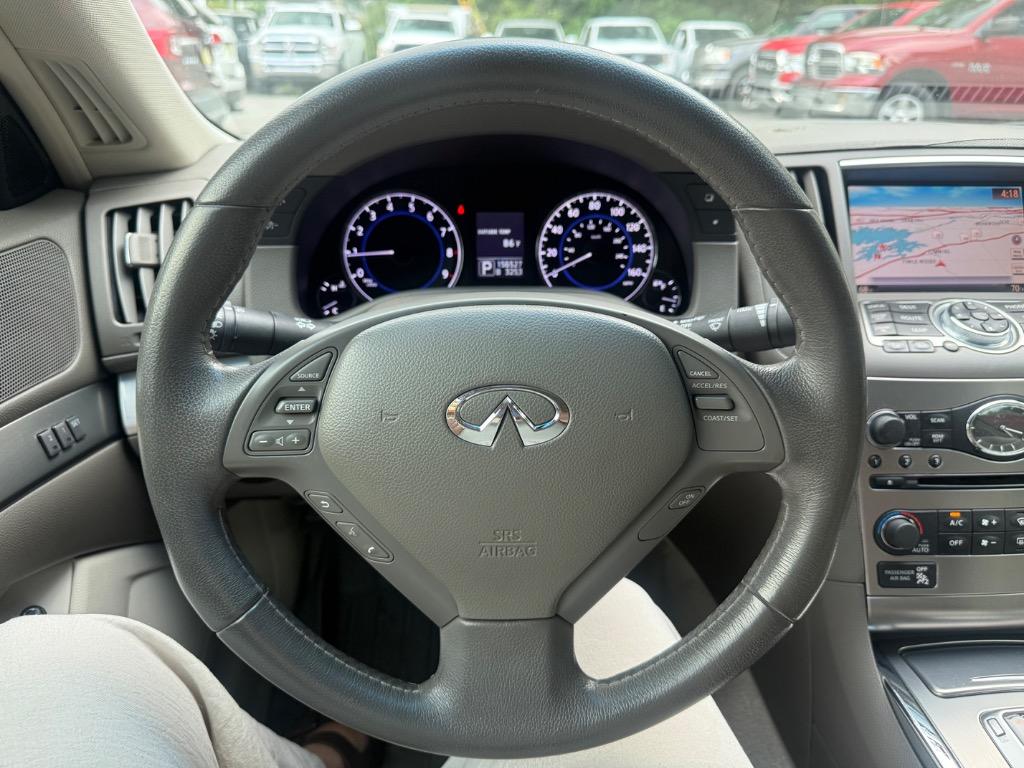 Infiniti G37 photo 2