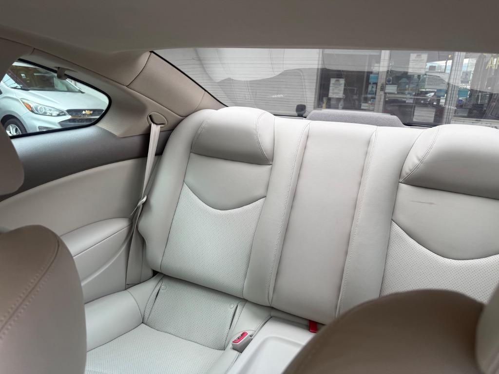 Infiniti G37 photo 14