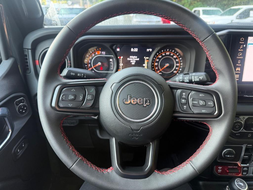 Jeep Wrangler photo 2